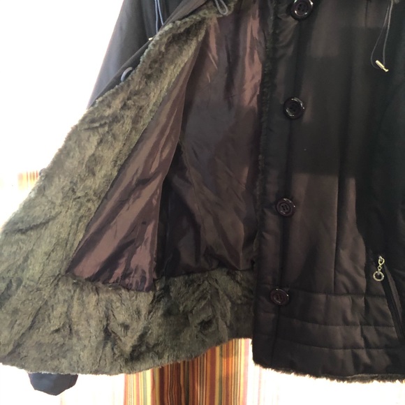 Coat - Picture 6 of 9